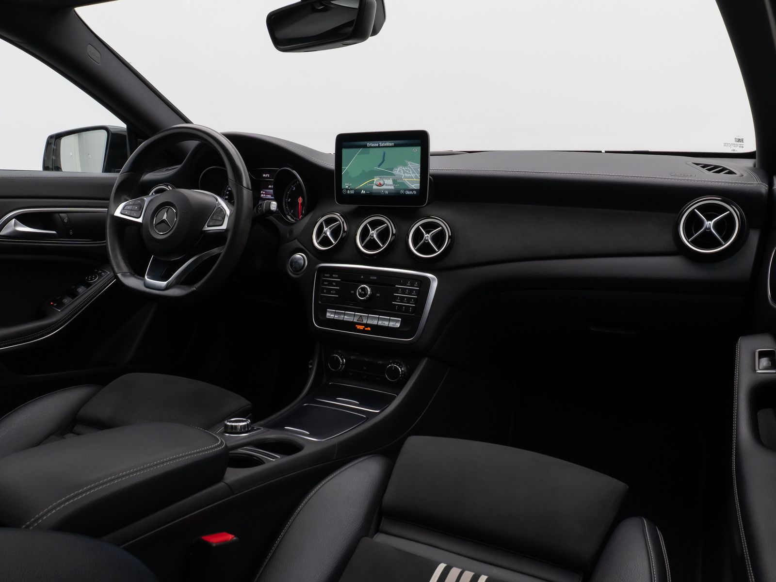 Fahrzeugabbildung Mercedes-Benz CLA 220 Shooting Brake /d 4Matic AMG Pano Standh