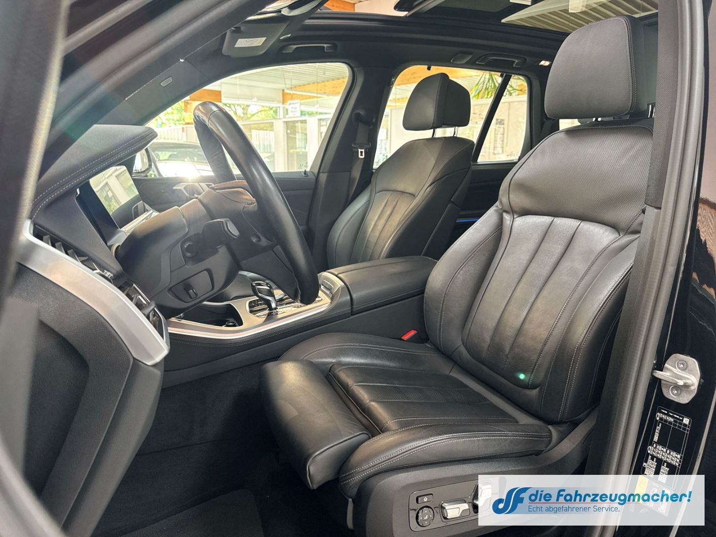 Fahrzeugabbildung BMW X5 xDrive 45 e xLine Park-Assistent Luftfederung