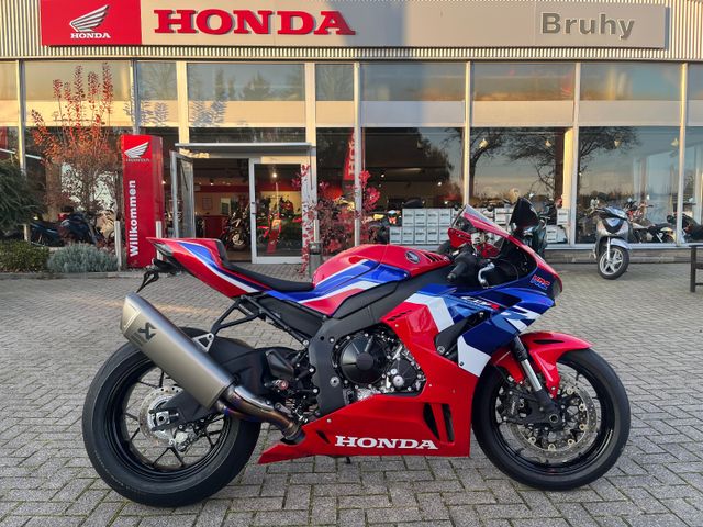 Honda CBR1000RR-R Fireblade *neuwertig*Gilles Rasten*