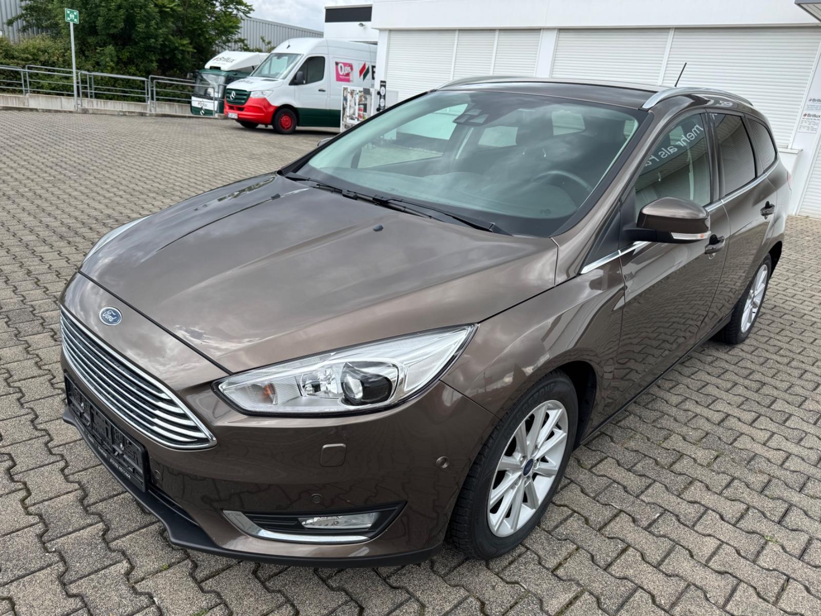 Ford Focus Turnier Titanium,Navi,USB,Sitzheizung