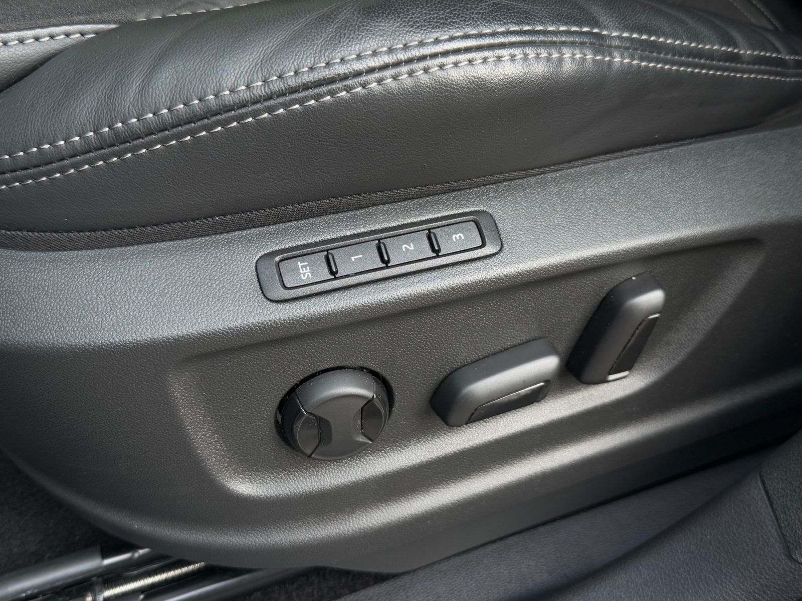 Fahrzeugabbildung SKODA Kodiaq 2.0 TSI DSG 4x4 Style MATRIX+KAM+ACC+VIRT