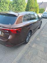 Toyota Avensis 2,0-l-D-4D Executive Touring Sports ... - Toyota Avensis: D4d