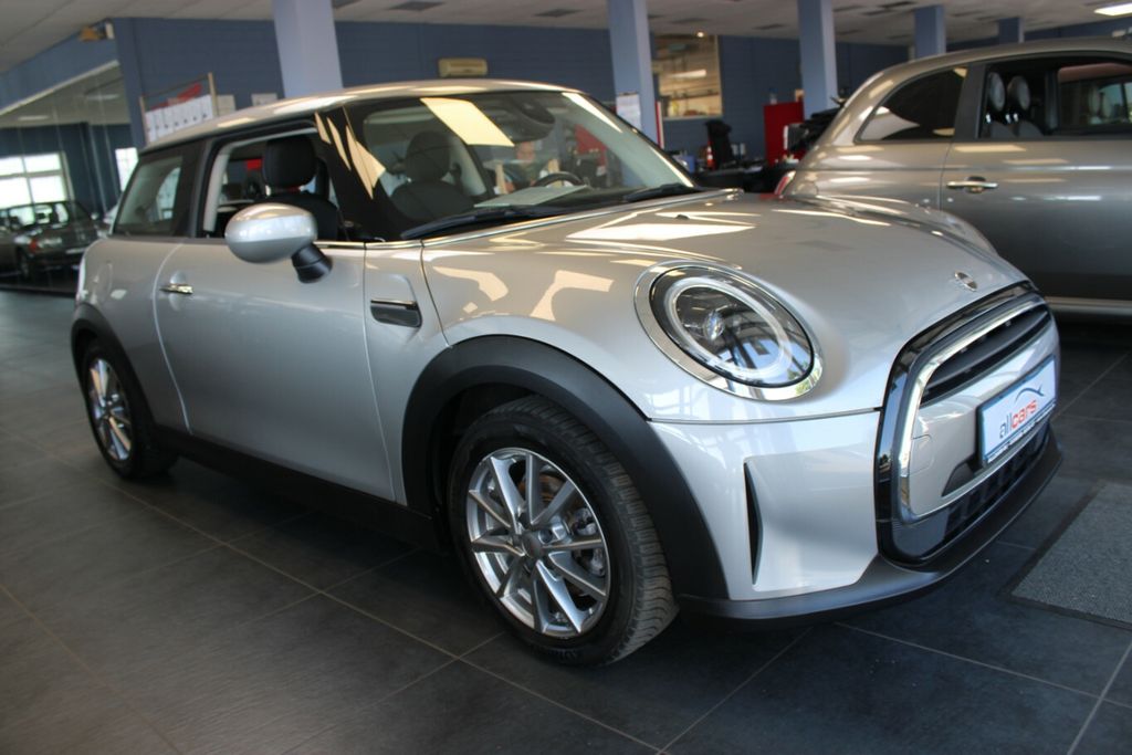 MINI Cooper — hlavná fotografia