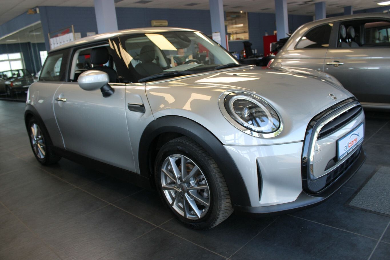 MINI Cooper Essential Trim - 8-Fach -