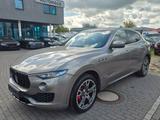 Maserati Levante Diesel 3.0 TDI Leder Navi LED - Maserati Levante mit Schiebedach