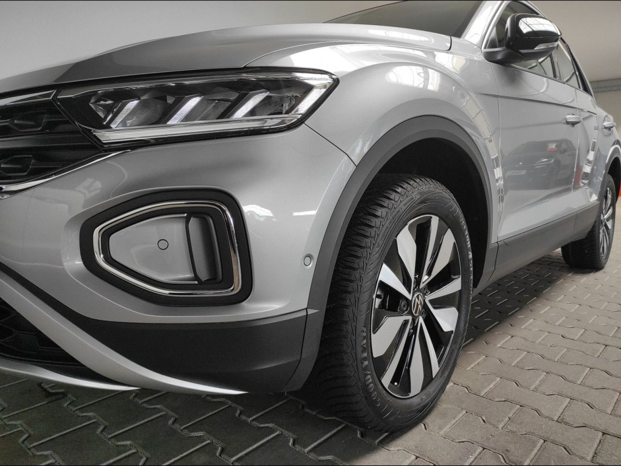Volkswagen T-Roc GOAL 1.5 TSI DSG AHK NAVI LED APP-CONNECT foto 4
