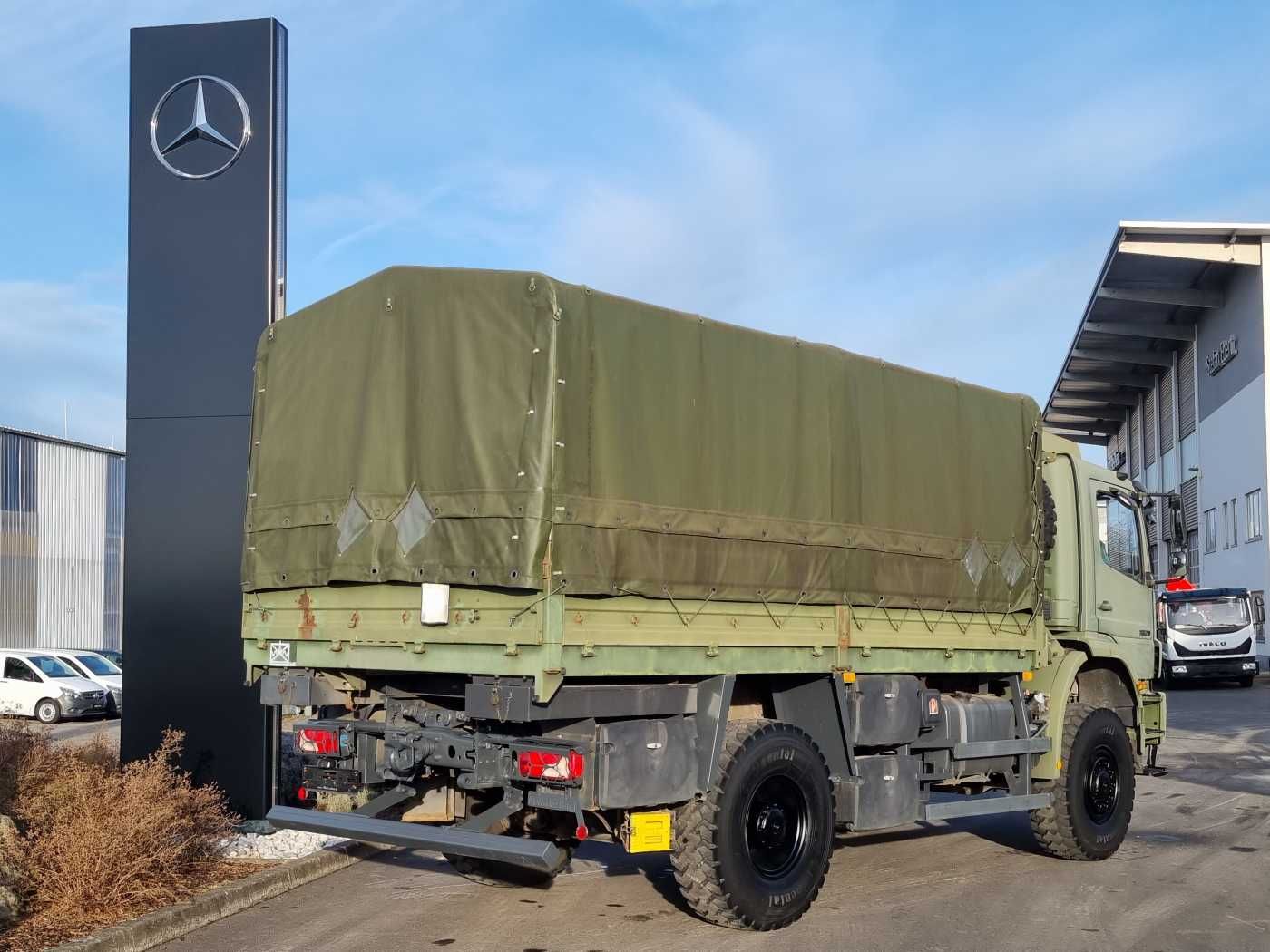 Fahrzeugabbildung Mercedes-Benz Axor 1829 A 4x4 Pritsche/Plane 10 Stück