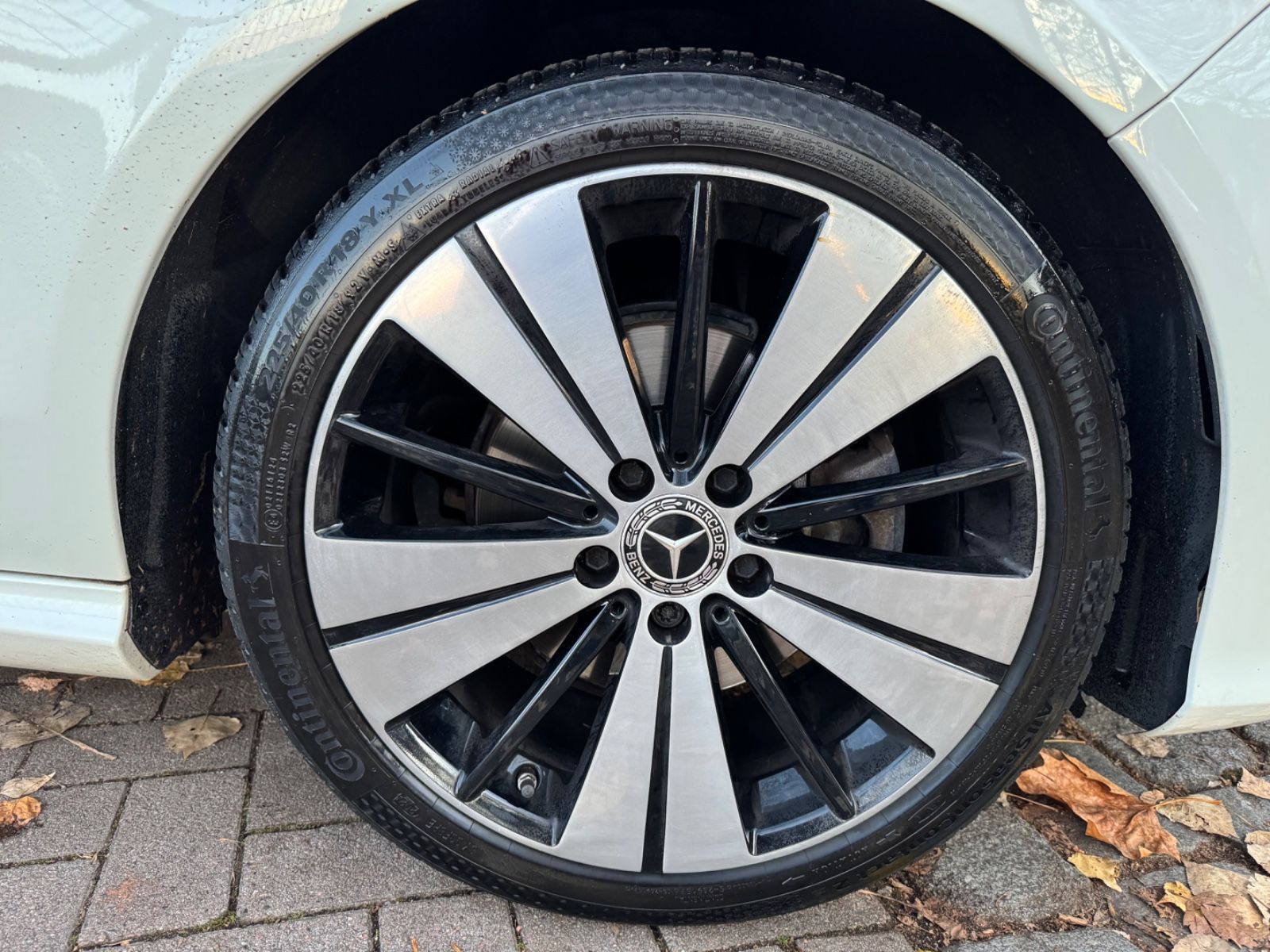 Fahrzeugabbildung Mercedes-Benz CLA 180*PANO*LED*CARPLAY*CAM*NAVI