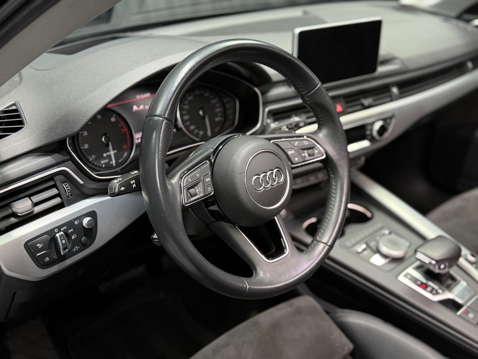 Fahrzeugabbildung Audi A4 Avant g-tron sport|S-LINE|S-TRONIC|HEAD-UP|