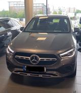 Mercedes-Benz GLA 250 e DCT - - mit Hybrid-Antrieb: Grau, Winterreifen, Geländewagen