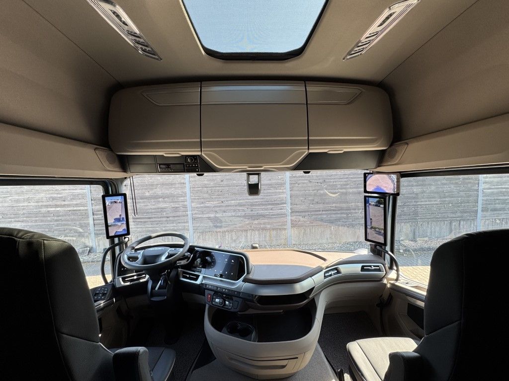 Fahrzeugabbildung DAF FT XG  530 BLAU METALLIC Limited Edition