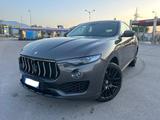 Maserati Levante V6 430 CV S AWD Granlusso - Maserati Levante GRANLUSSO mit Benzin-Antrieb
