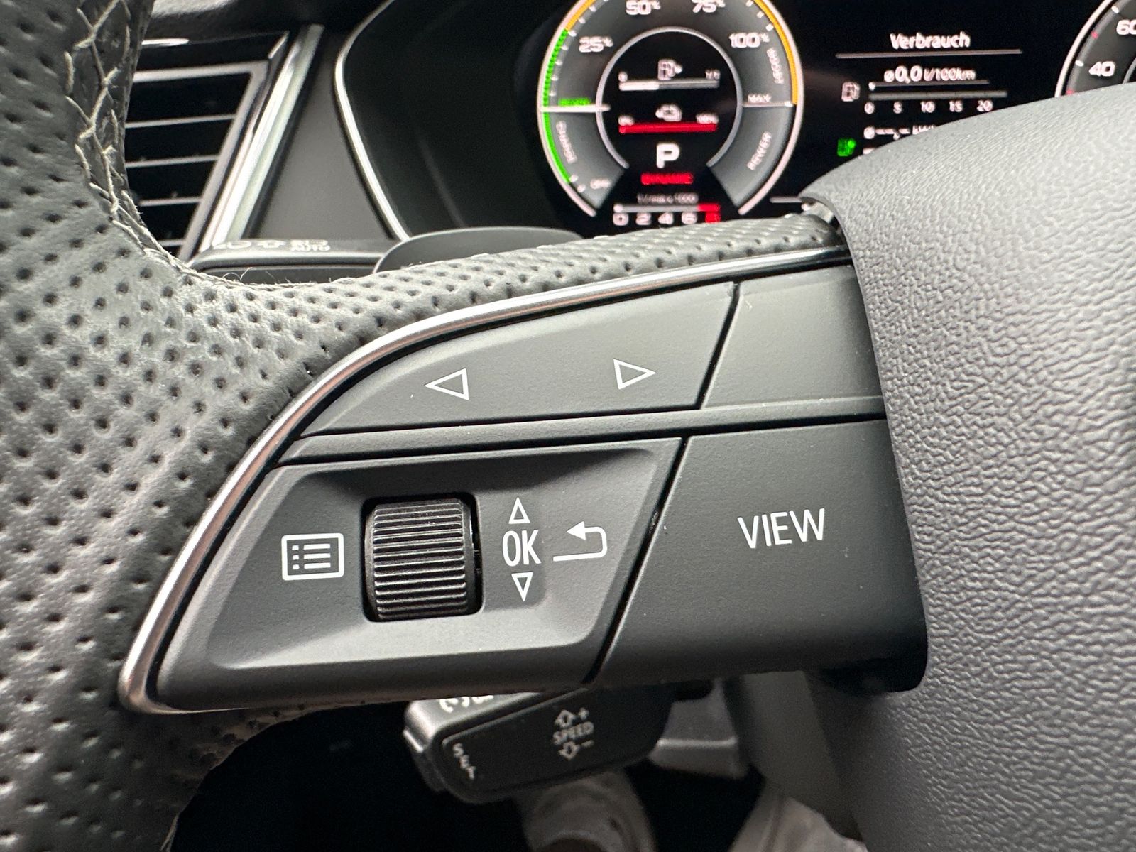 Fahrzeugabbildung Audi Q5 50 TFSI e Quattro S-Line NAV+LED+AHK+KAM