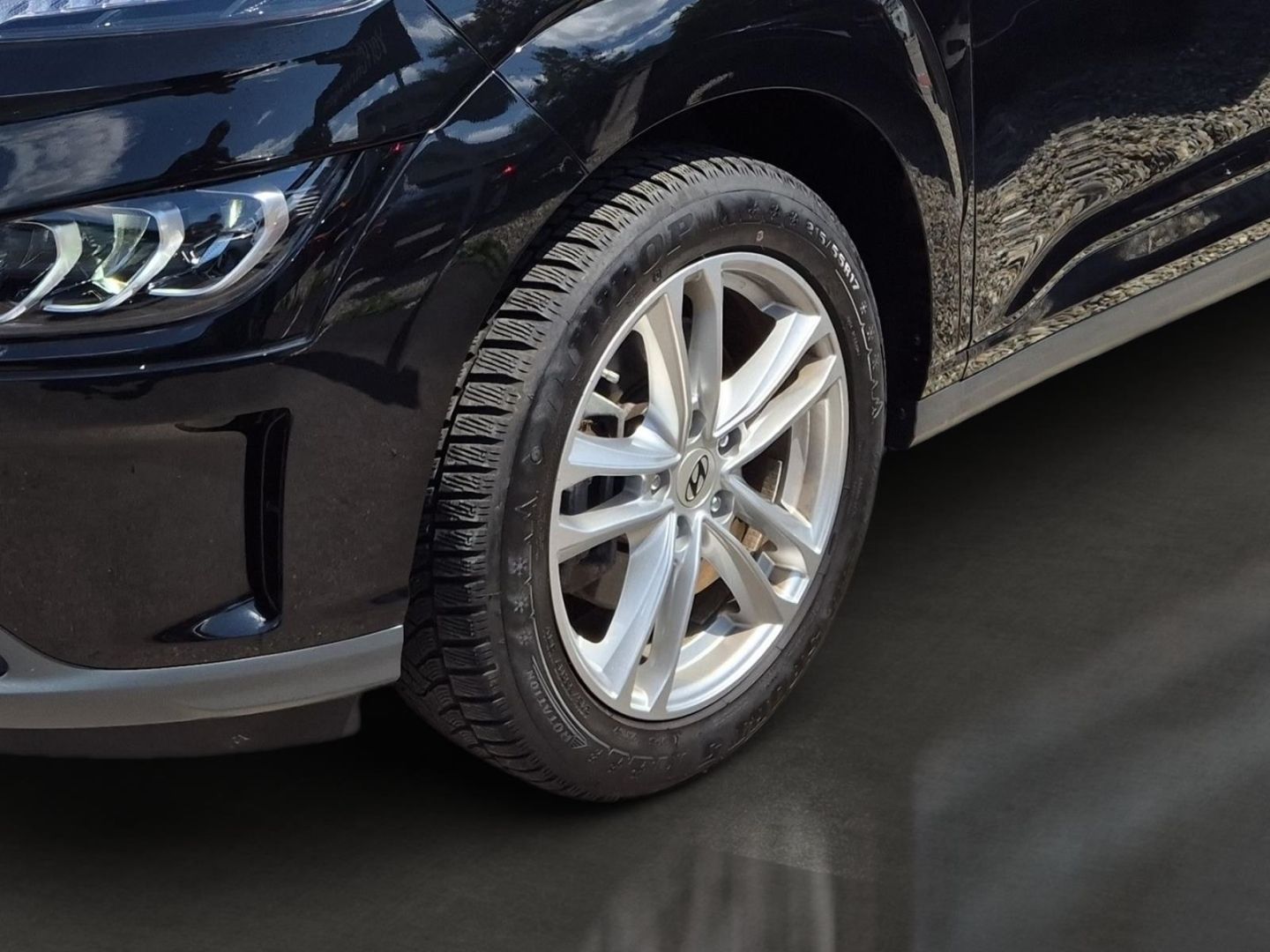 Fahrzeugabbildung Hyundai KONA Trend Elektro 2WD El. Panodach LED ACC Appl