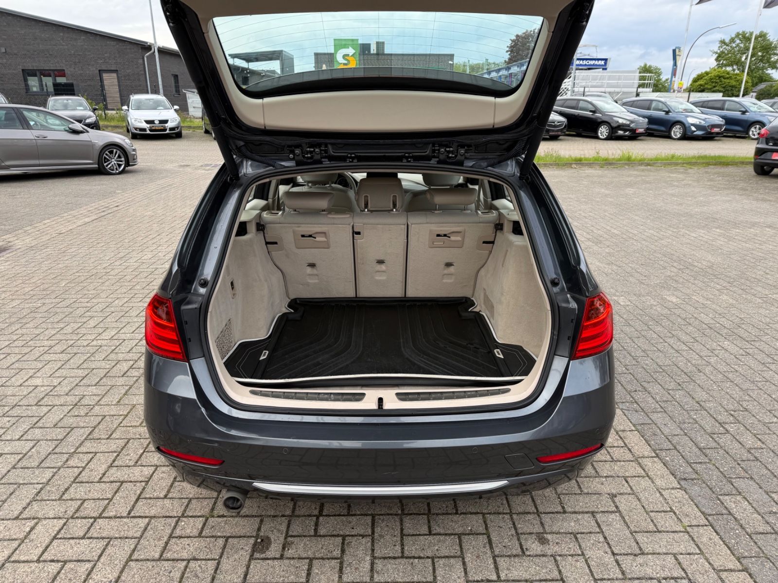 320 3 Touring 320 d xDrive*Aut.*2.HAND*NAVI*4X4*
