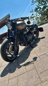 Triumph Bonneville Bobber CUSTOM - TRIUMPH CUSTOM