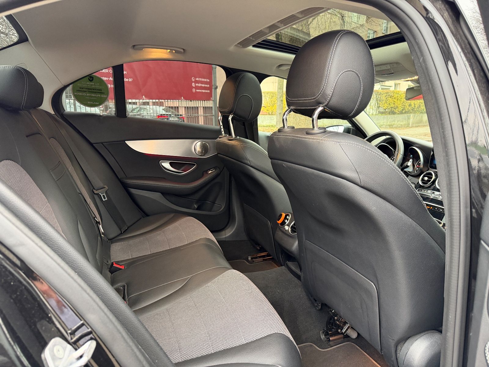 Fahrzeugabbildung Mercedes-Benz C 180 AMG*LED*SCHIEBEDACH*ALCANT*BURMESTER*KAMER