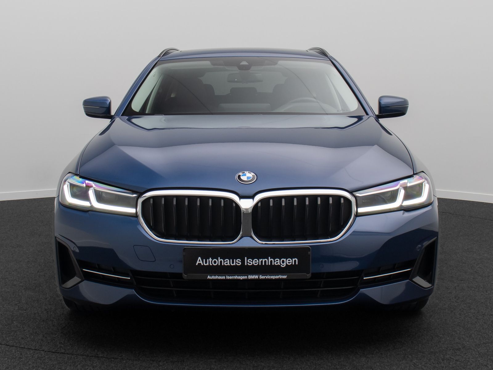 Fahrzeugabbildung BMW 520d xD DAB HUD Kamera Alarm Panoram Leder Sport