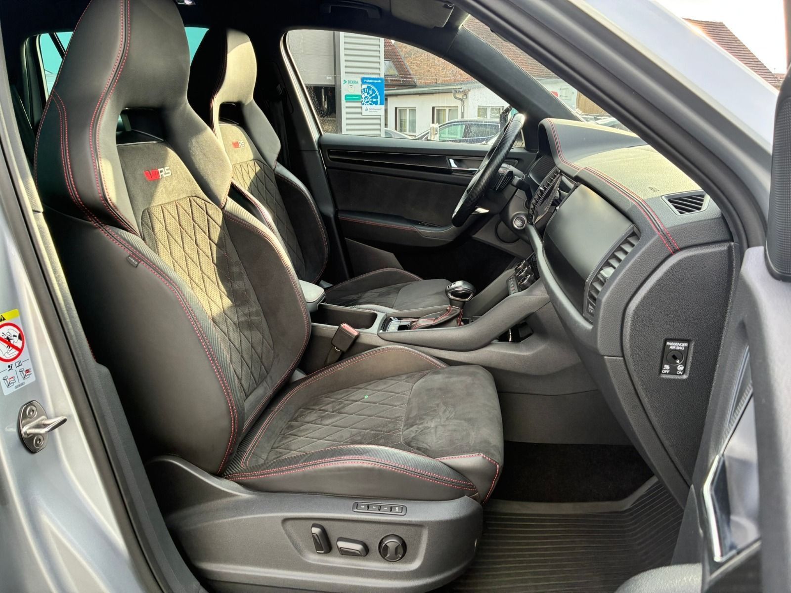 Fahrzeugabbildung SKODA Kodiaq RS 4x4 245PS DSG*AHK*StHz*Pano*20Zoll