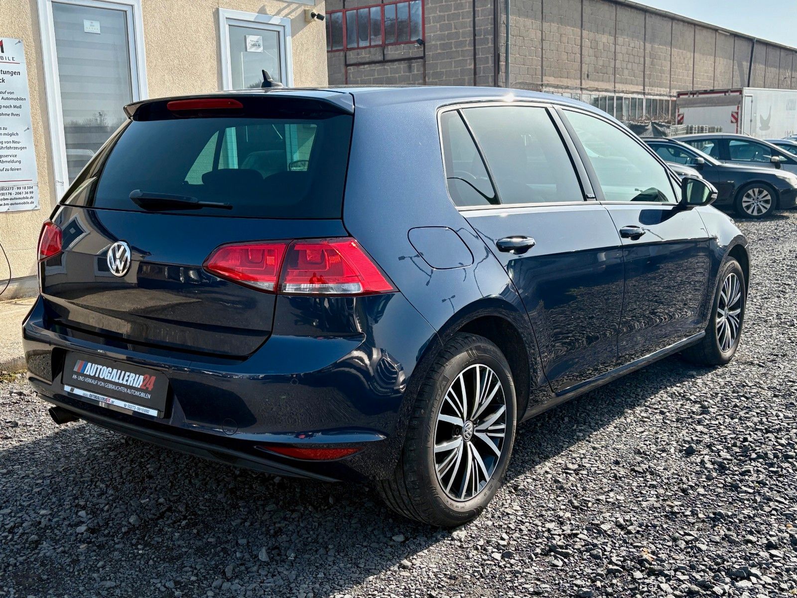 Fahrzeugabbildung Volkswagen Golf VII 1.6 TDI Allstar Navi AHK 2.HD SCHECKHFT