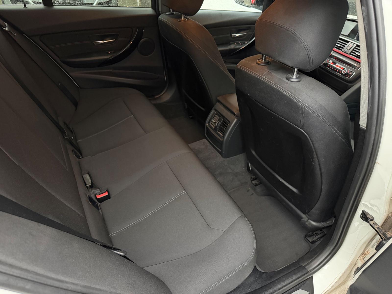 BMW 320 2014 — photo 11