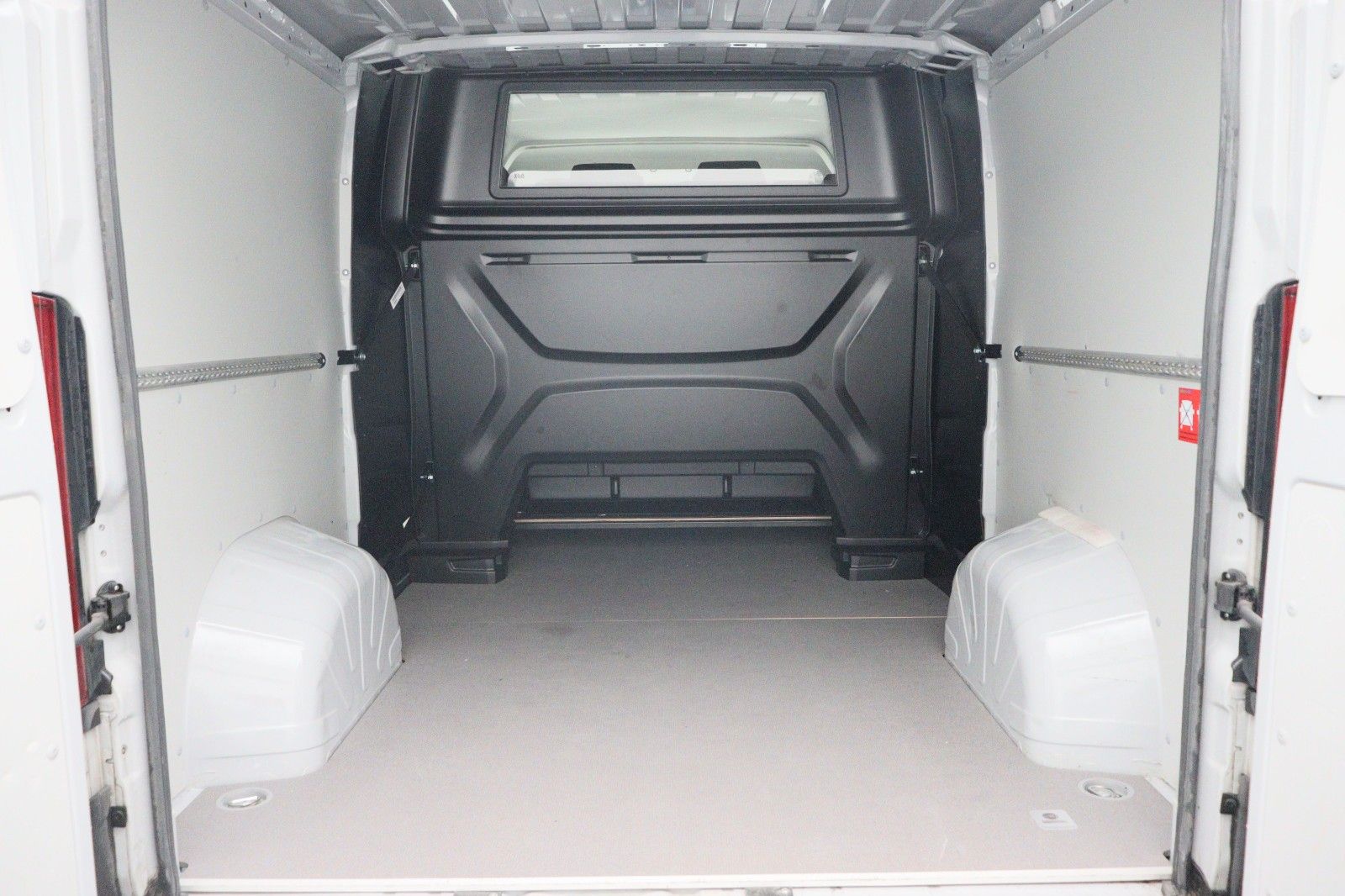 Fahrzeugabbildung Fiat Ducato Serie 8 Multicab 35 L2H1 AT NAVI KAMERA