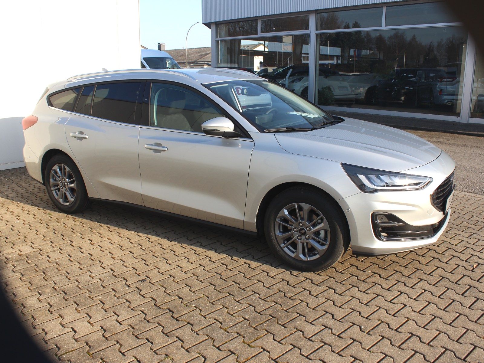 Fahrzeugabbildung Ford Focus Titanium X 1,0 EcoBoost MildHybrid