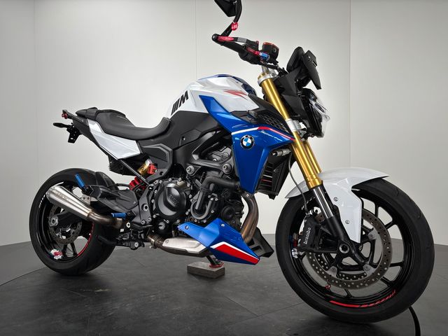 BMW F900 R *TOP-AUSSTATTUNG *1. HAND *ARROW