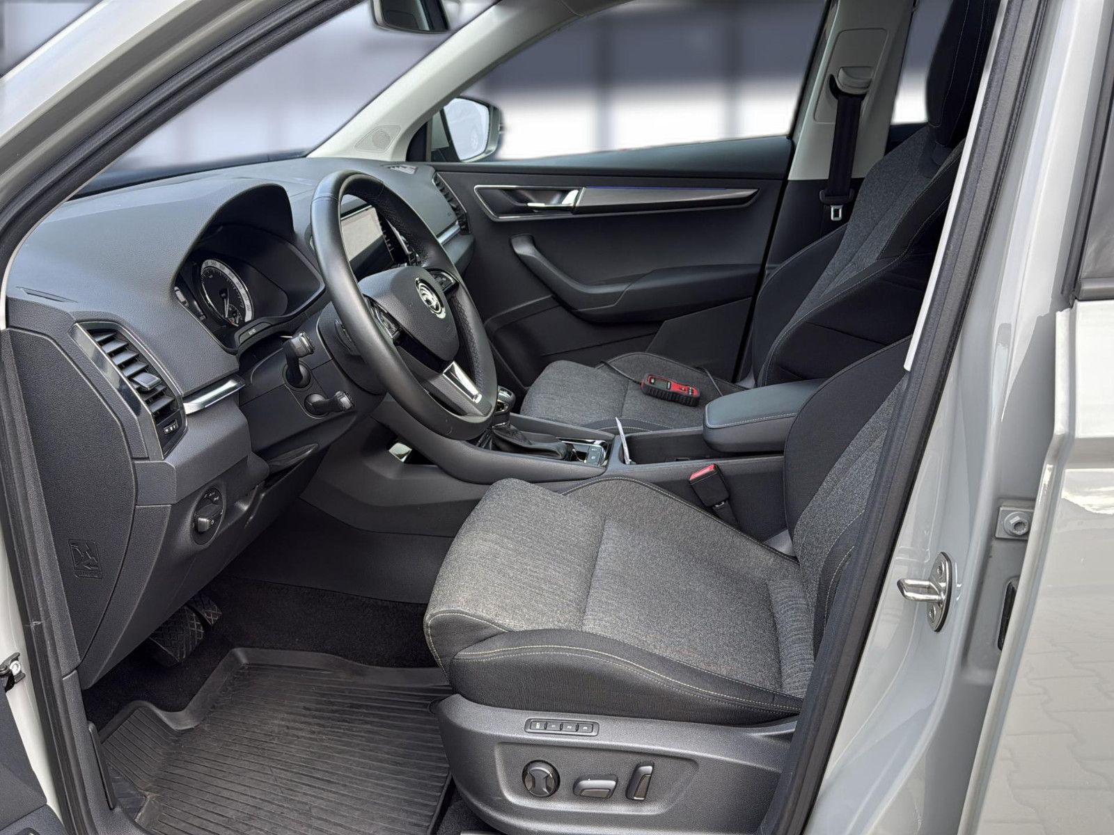 Fahrzeugabbildung SKODA Karoq Style/ Ambiente/ 1. Hand