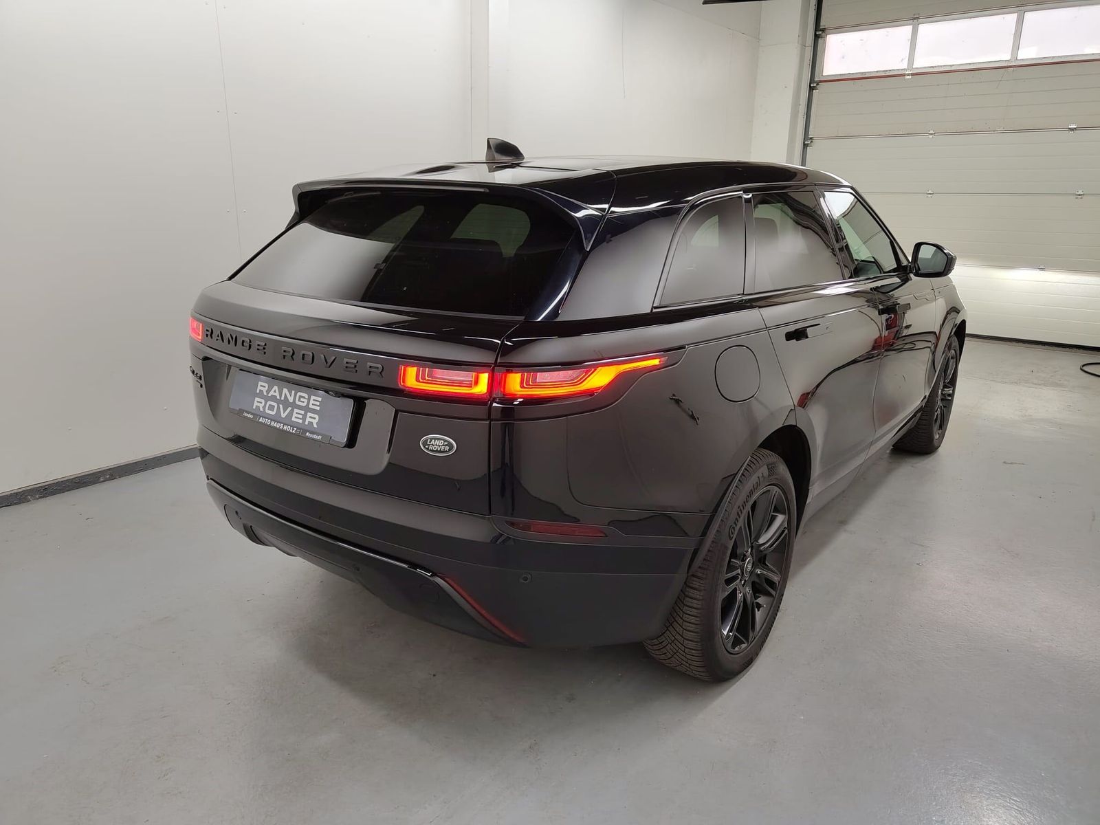 LAND ROVER Range Rover Velar  P400e S Pano Winter Black – Bild 4
