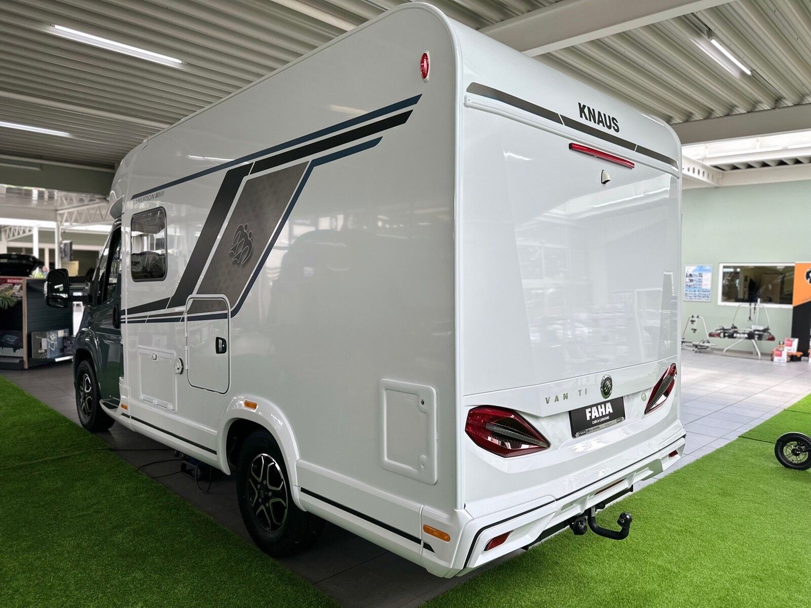 Fahrzeugabbildung Knaus Van TI VANSATION 550 MF AHK Rahmenfenster L-Sit