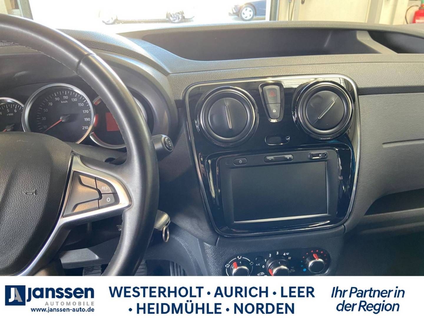 Fahrzeugabbildung Dacia DOKKER Stepway SCe 100