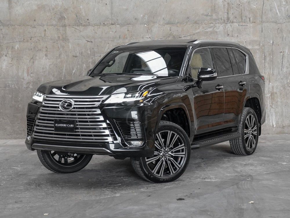 Lexus LX 700