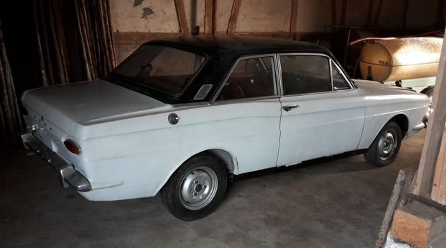 Ford Taunus zerlegt