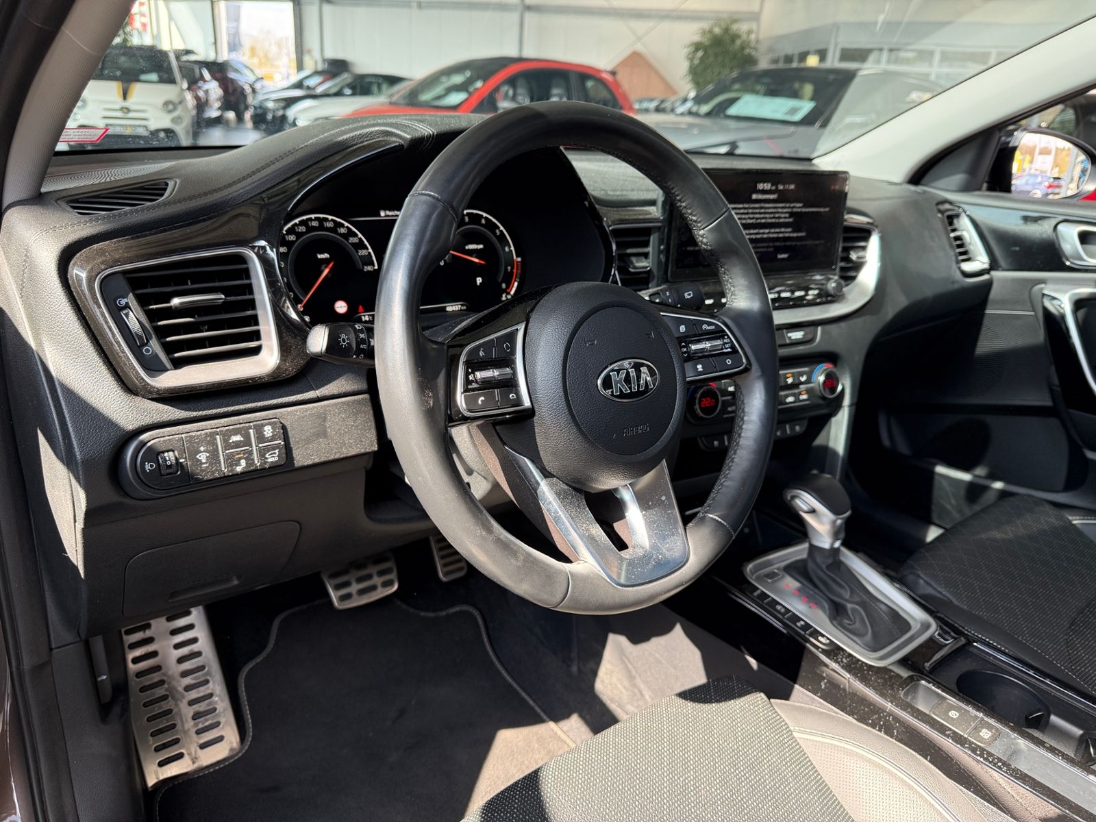 Fahrzeugabbildung Kia XCeed Platinum Edition PANO LEDER LED NAV SHZ
