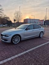 BMW 320i F30 - BMW 320: F30