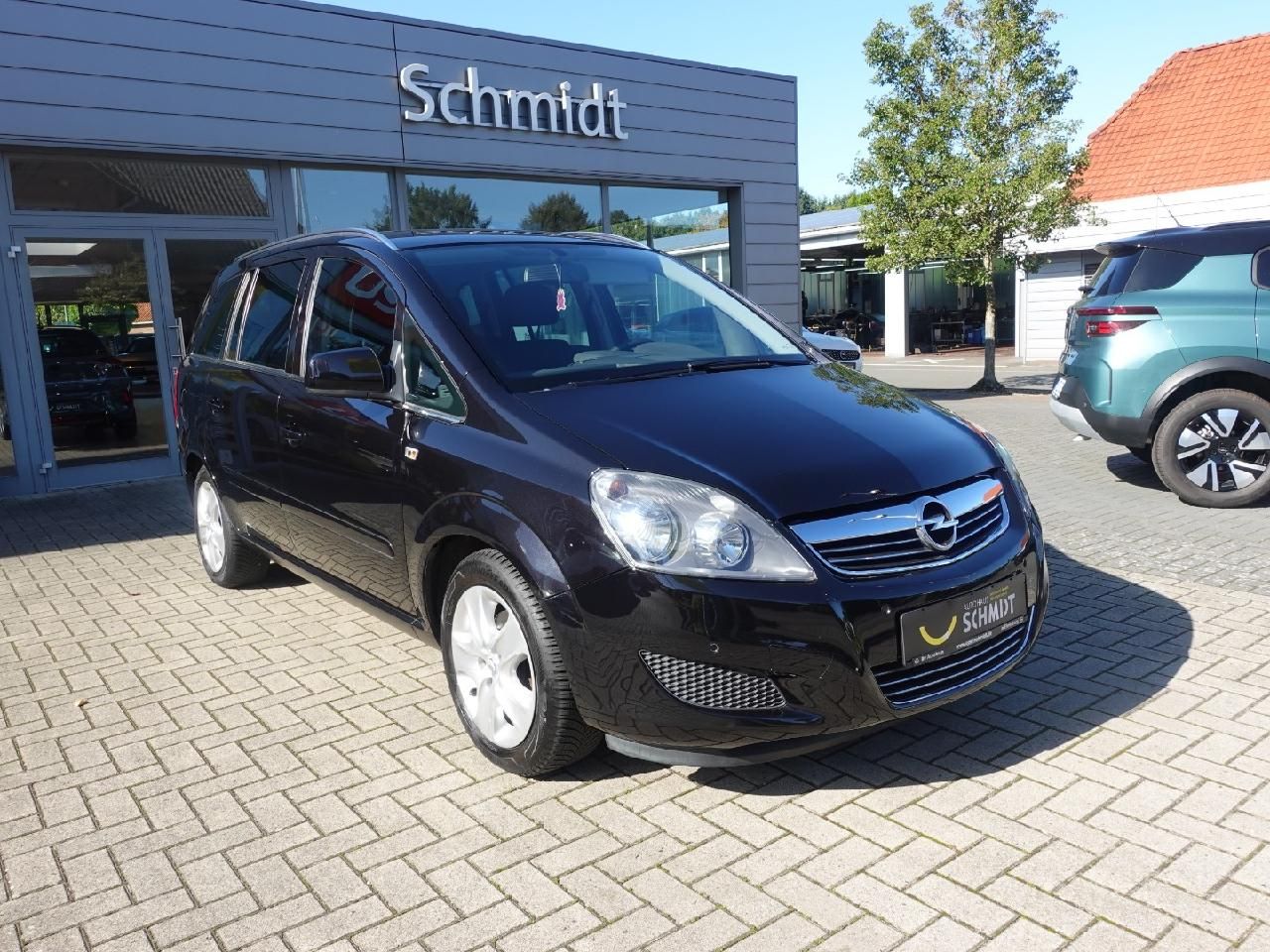 Fahrzeugabbildung Opel Zafira B 1,8 Design Edition 7-Sitzer
