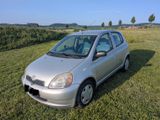 Toyota Yaris TÜV & SERVICE NEU - linea sol - 1.3 - Toyota Yaris aus 2000