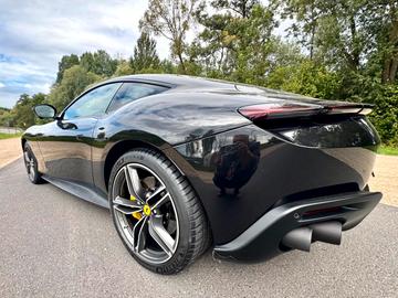 2021 Ferrari ROMA — миниатюра 14