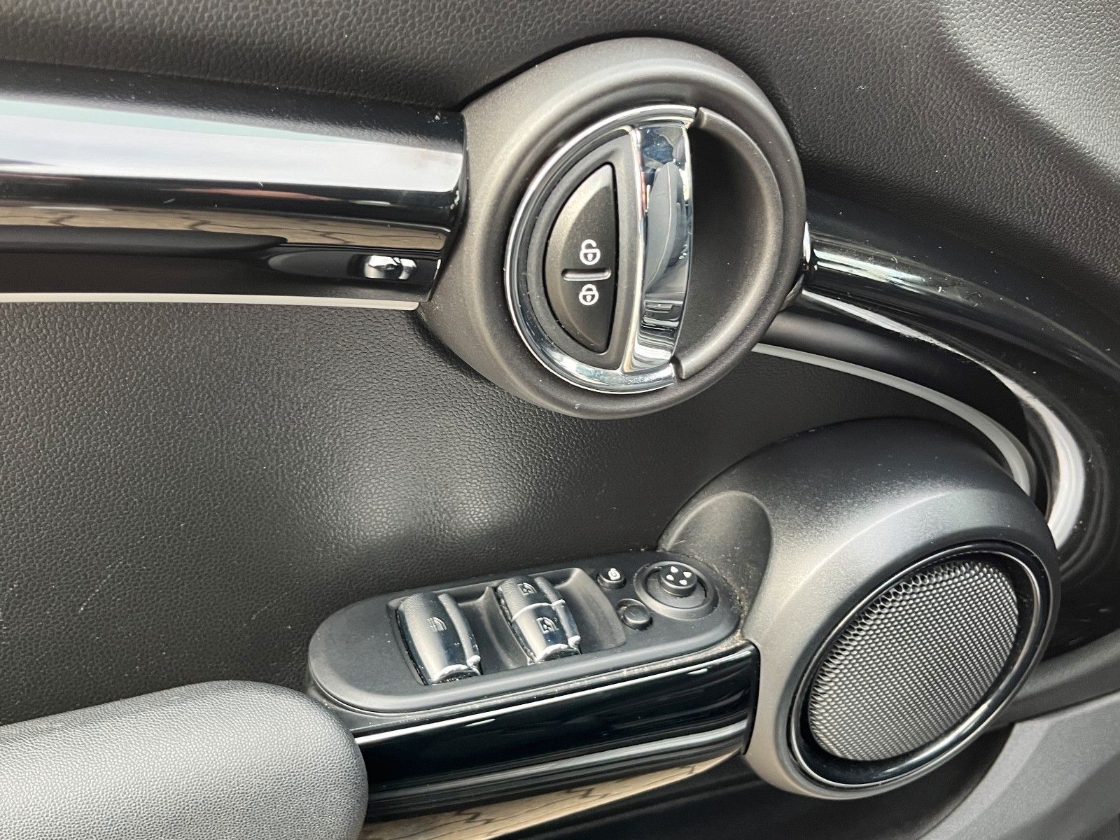 Fahrzeugabbildung MINI Cooper Cabrio Cooper Cabrio*LED*SHZ*DAB*CarPlay*