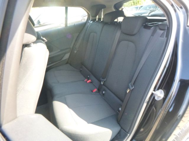 Fahrzeugabbildung BMW 118 i Advantage >NAV/Sitzheiz/PDC/TEMP<