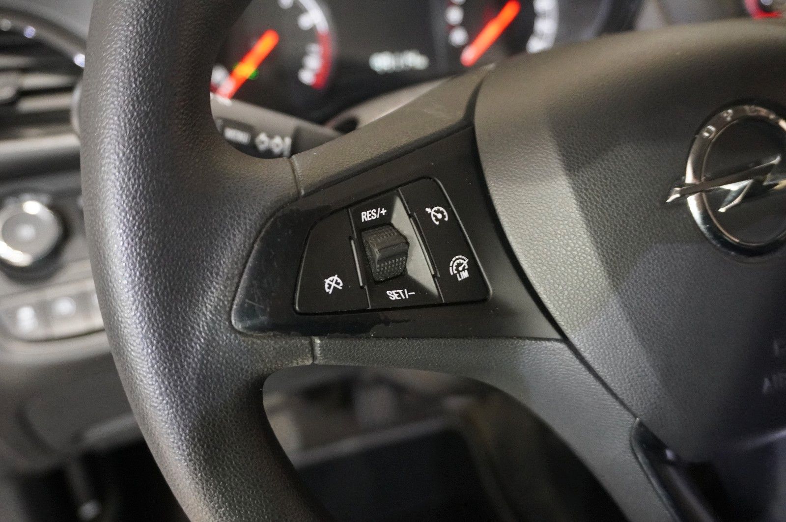 Fahrzeugabbildung Opel Karl 1.0 EDITION 5-TÜR KLIMA/USB/TEMP./BT