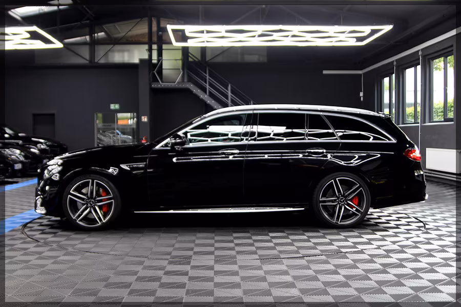 Mercedes-Benz E 63 AMG NAVI / CAM / PDC / LEDER