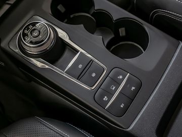 Ford Kuga 2.5 Plug-In Hybrid Vignale Stauassistent