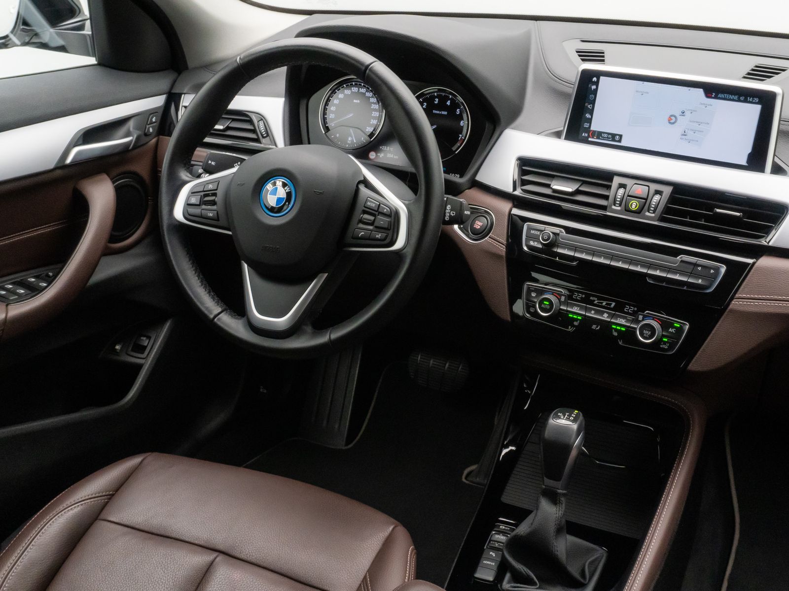 Fahrzeugabbildung BMW X2 xD25e  Advantage DAB Kamera LED Leder 18Zoll