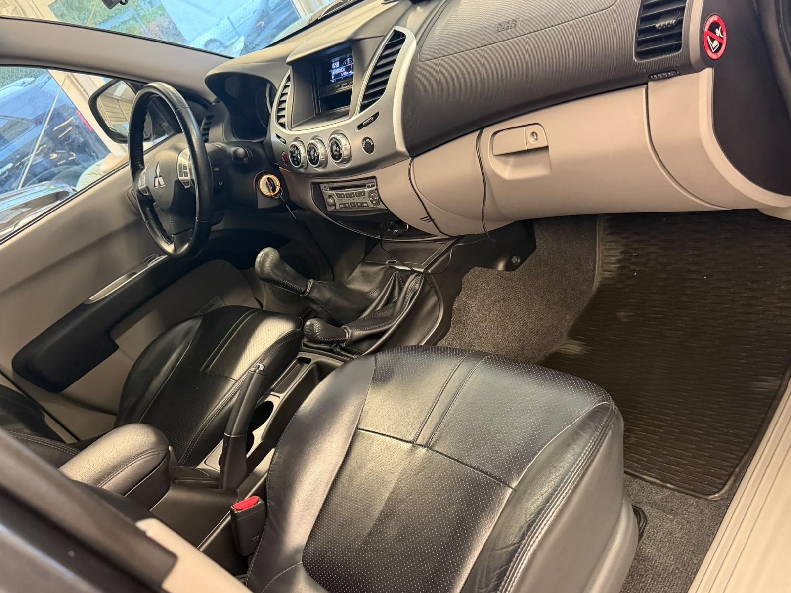 Mitsubishi L200 2.5 DI-D Edition 20 Double Cab | 178 ch | BVM | Cuir | GPS | Hard-top | Attelage | Xénon