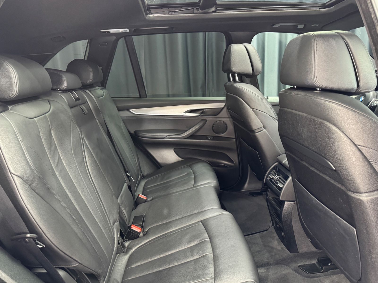 Fahrzeugabbildung BMW X5 40d xDrive|M-SPORT|PANO|7-SITZER|SOFT-CLOSE|