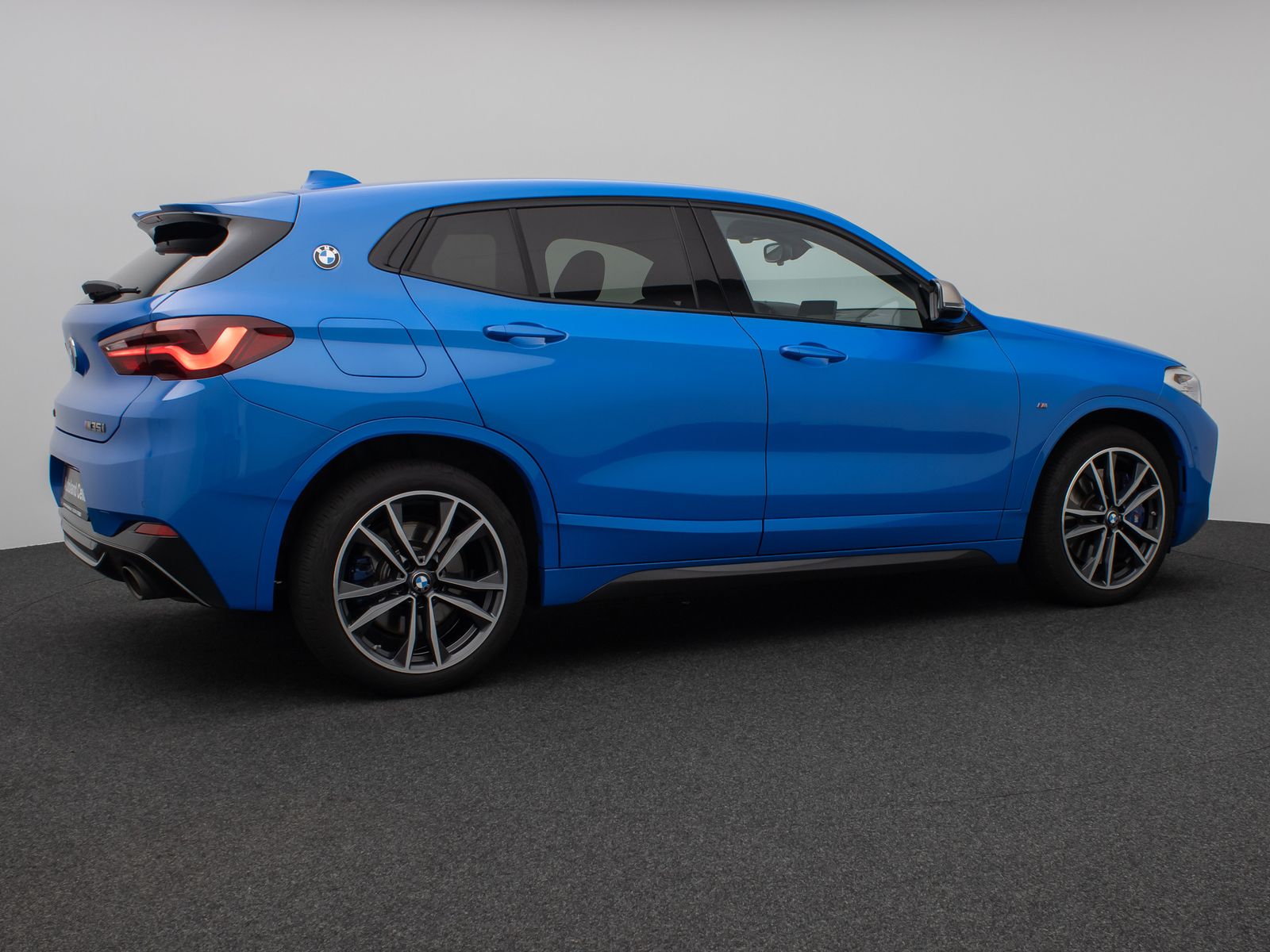 Fahrzeugabbildung BMW X2 M35i Kamera HUD DAB H/K Navi+ Alarm 19Zoll