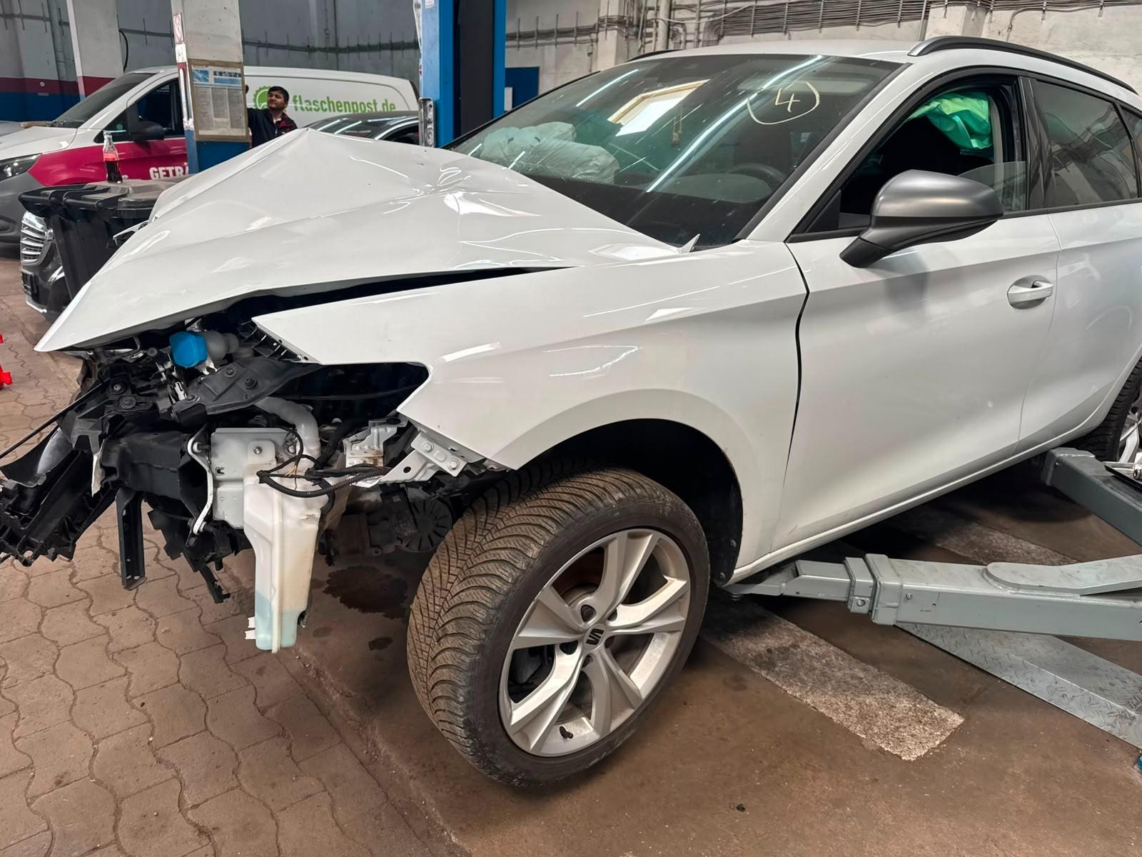 Seat Leon Sportstourer FR* UNFALL!!