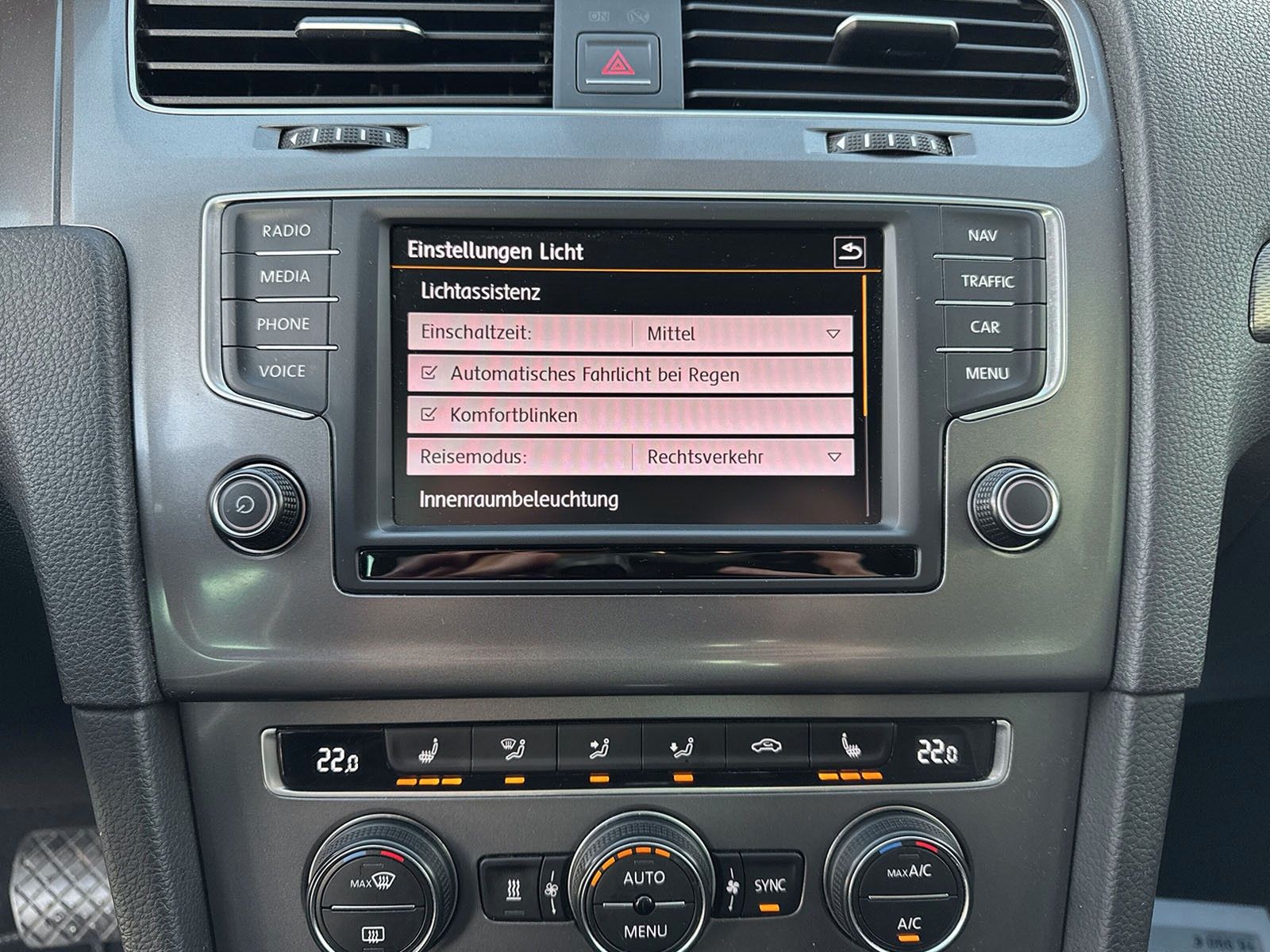 Fahrzeugabbildung Volkswagen Golf VII *Bi-Xen*Standheizung*AHK*Tempomat*Navi*